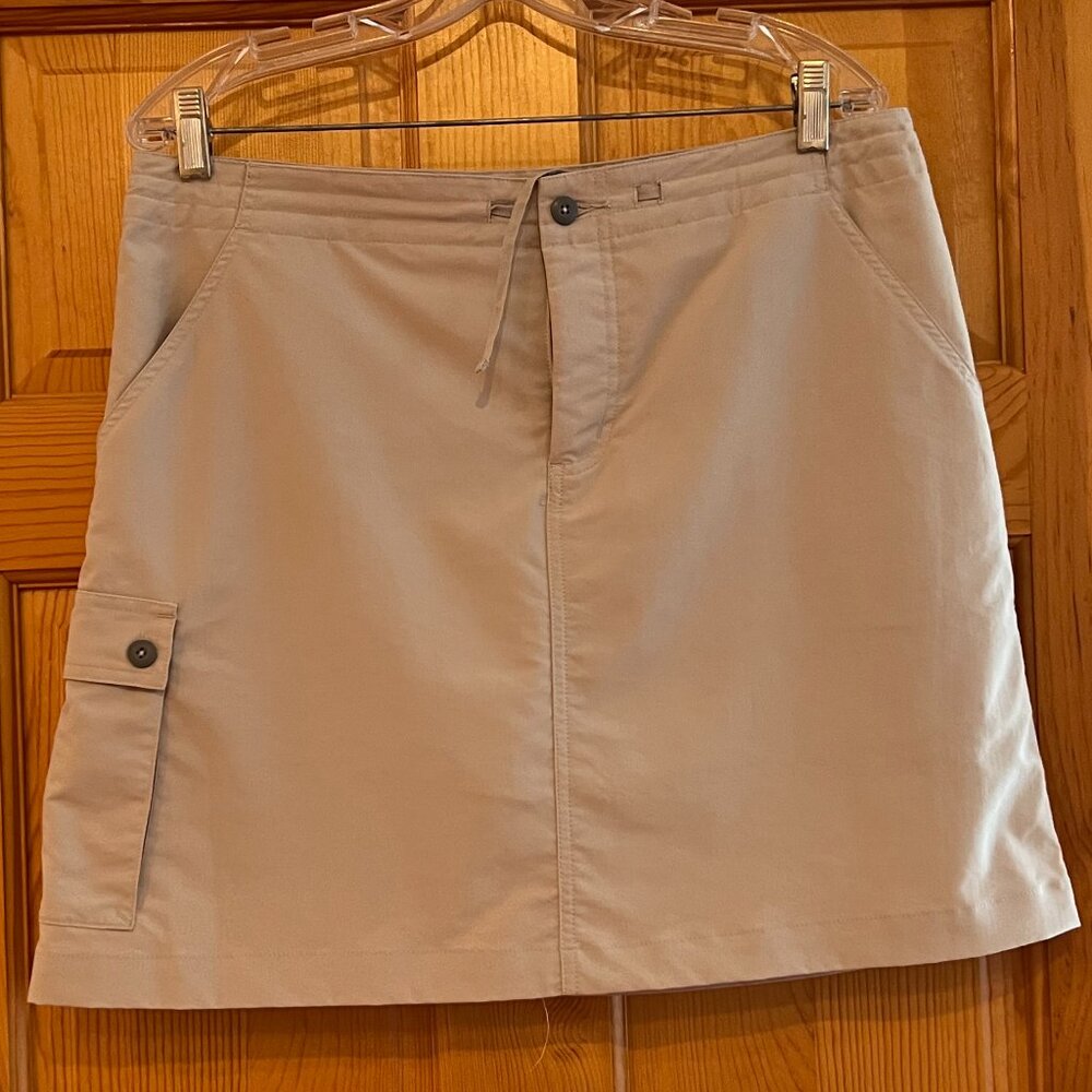 Patagonia Size 10 Women's Skort in Khaki Nylon/Polyester